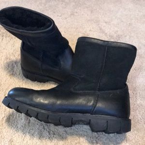 Uggs Mid Calf Black Leather Boot size 9M/11W